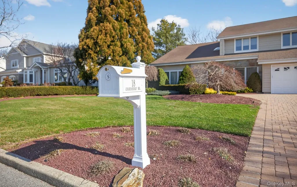 18 Chardonnay Road Commack NY 11725