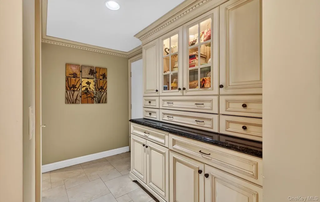 18 Chardonnay Road Commack NY 11725