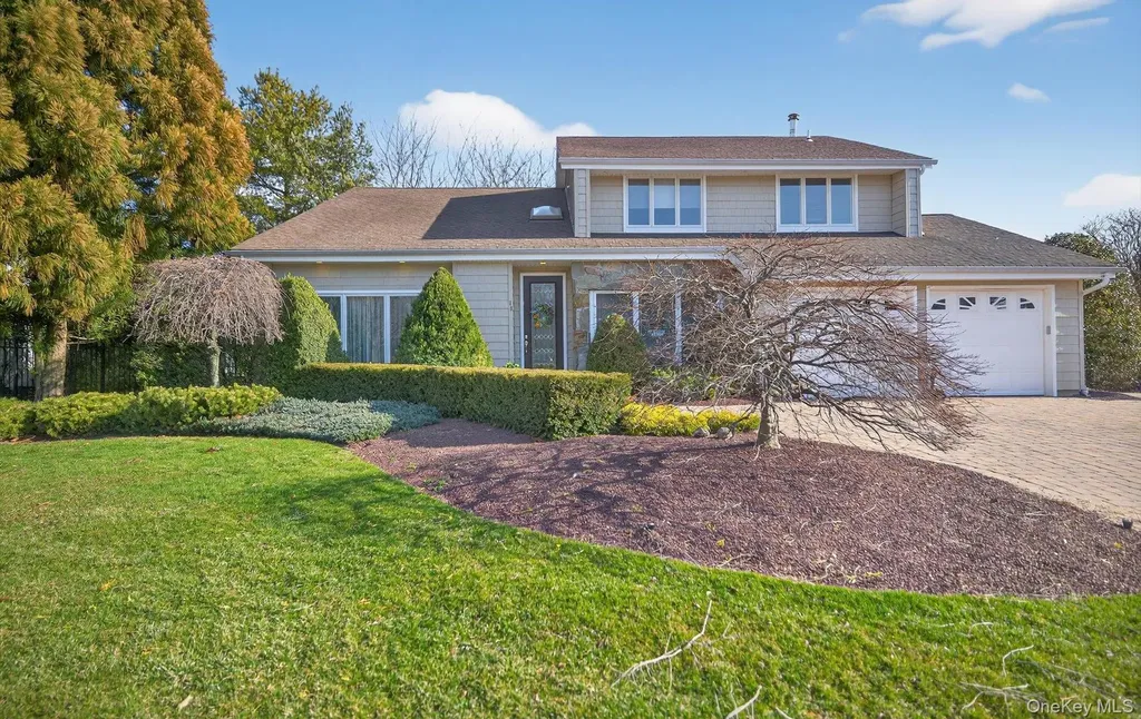 18 Chardonnay Road Commack NY 11725