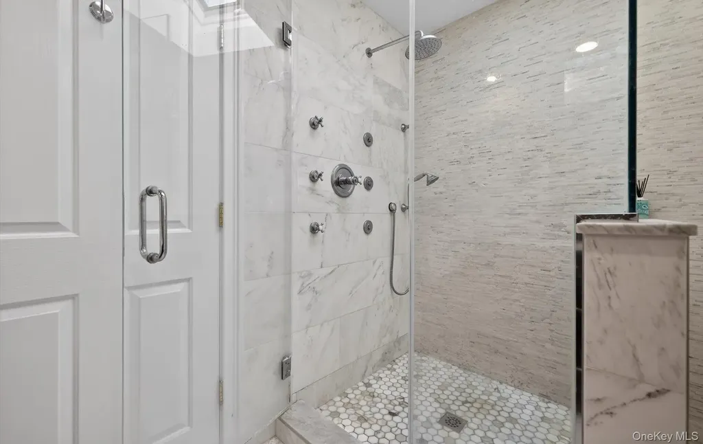 18 Chardonnay Road Commack NY 11725