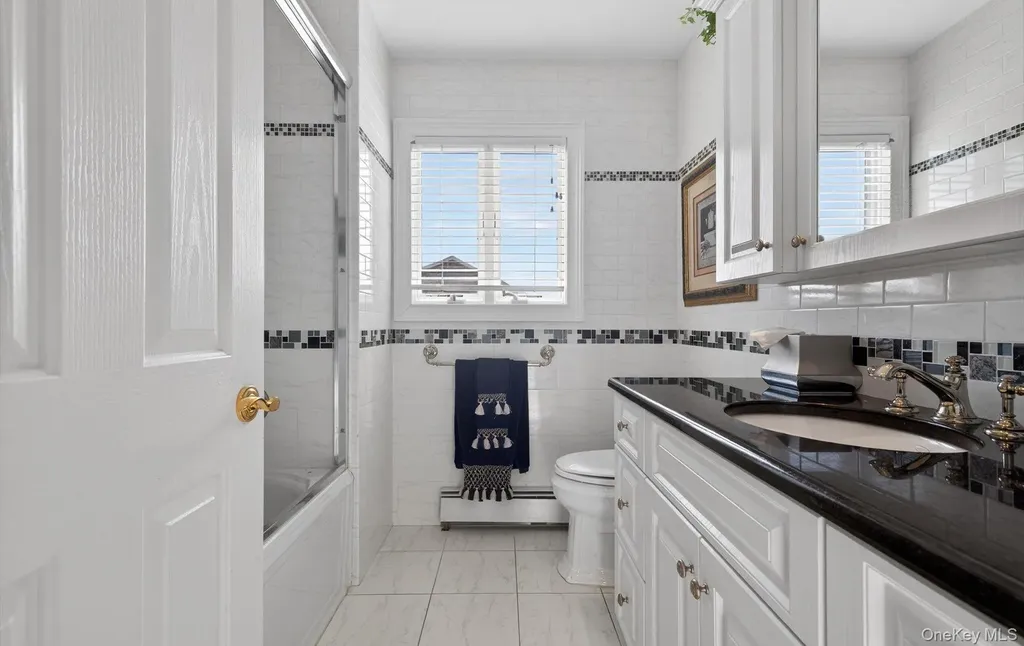 18 Chardonnay Road Commack NY 11725