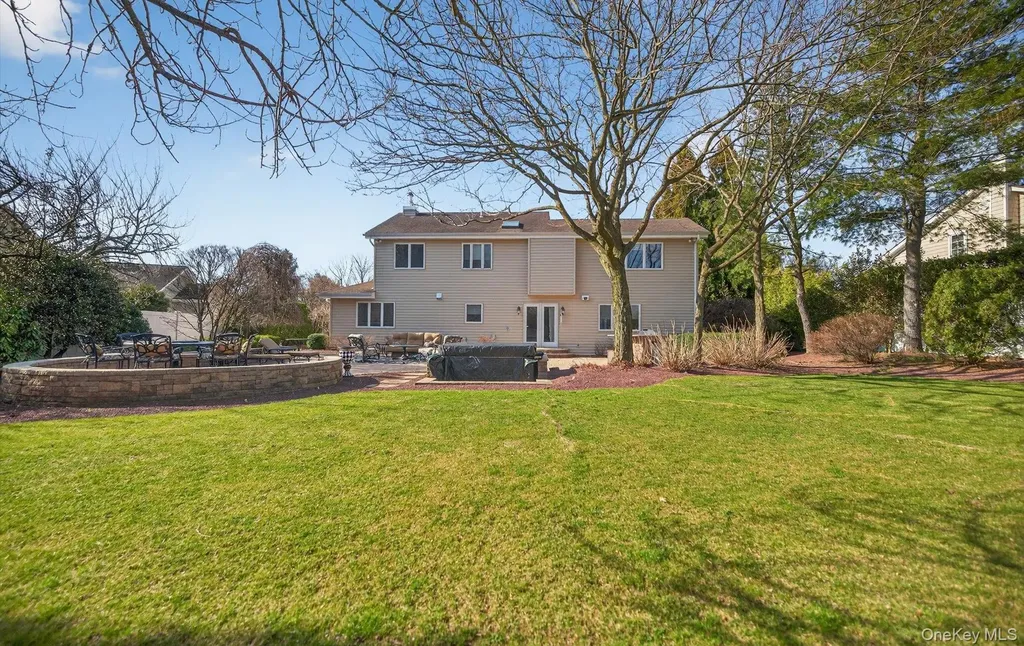 18 Chardonnay Road Commack NY 11725