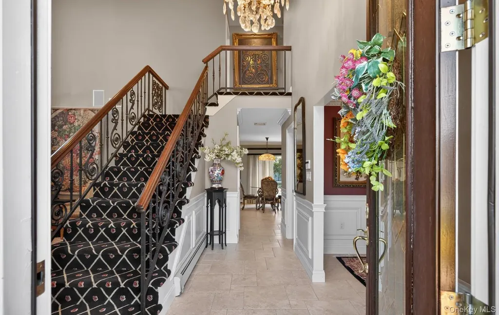 18 Chardonnay Road Commack NY 11725