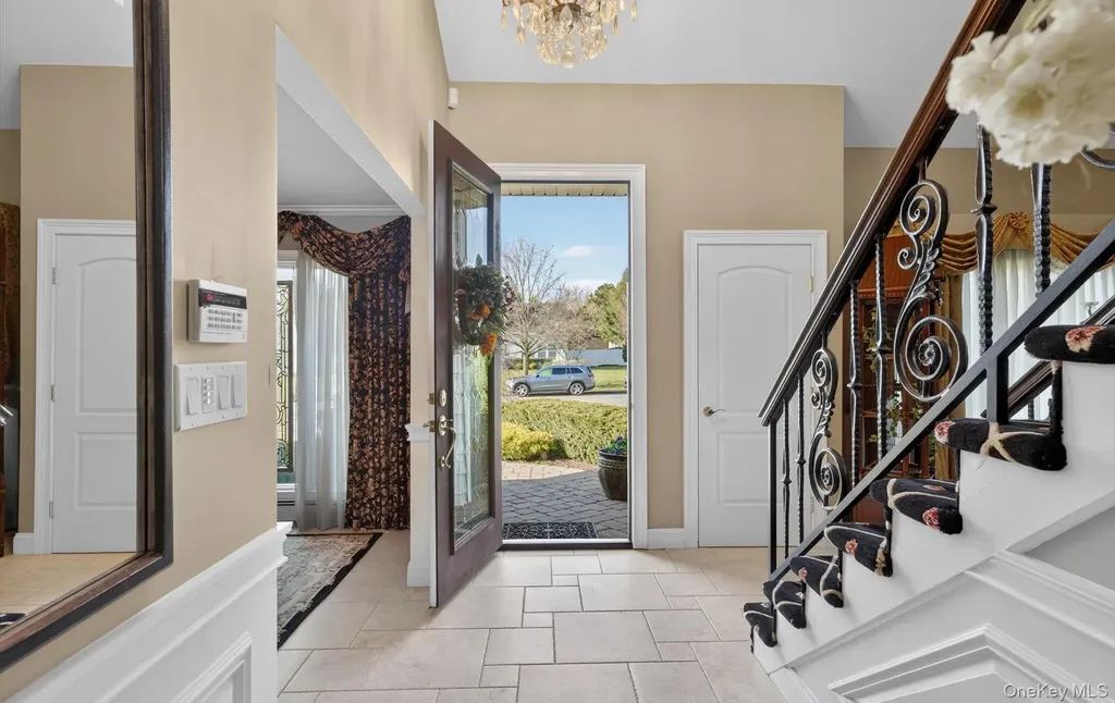 18 Chardonnay Road Commack NY 11725