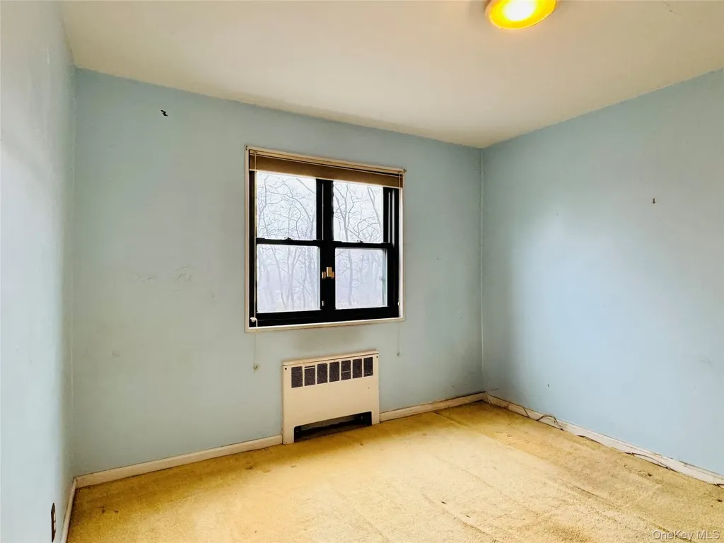 57-41 246th Crescent Douglaston NY 11362