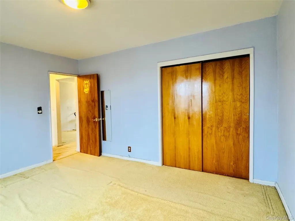 57-41 246th Crescent Douglaston NY 11362