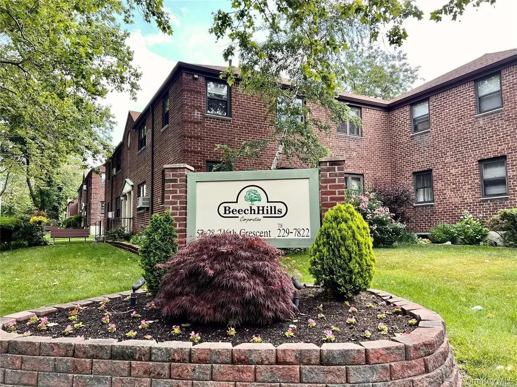 57-41 246th Crescent Douglaston NY 11362