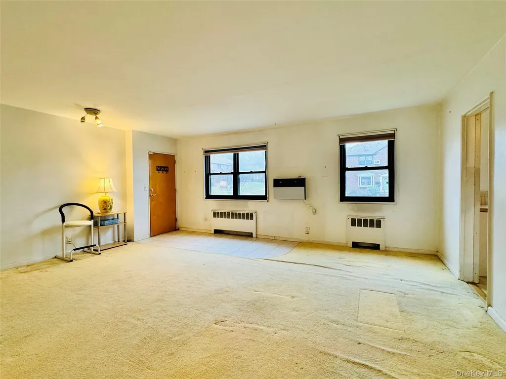 57-41 246th Crescent Douglaston NY 11362