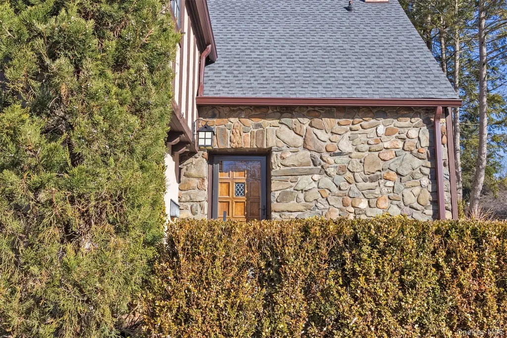 1 W Winding Road Poughkeepsie NY 12601