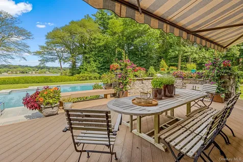 8 Mill Pond Lane Lattingtown NY 11560