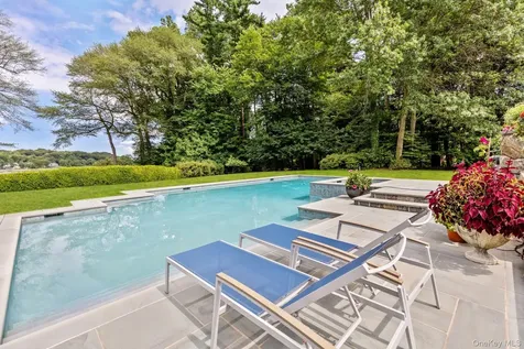 8 Mill Pond Lane Lattingtown NY 11560