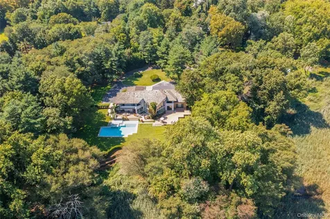 8 Mill Pond Lane Lattingtown NY 11560