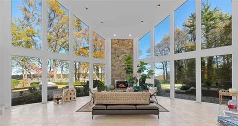 8 Mill Pond Lane Lattingtown NY 11560