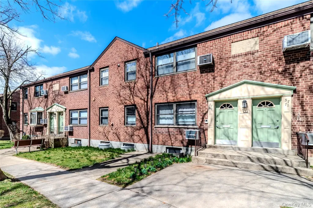 57-69 246th Crescent Douglaston NY 11362