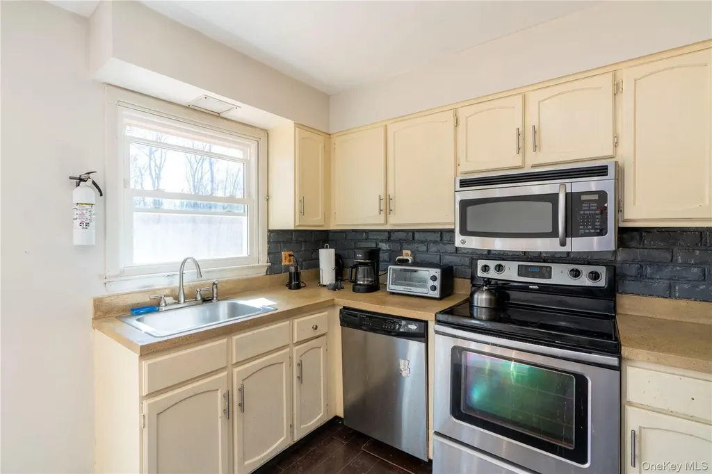 122 S Vacation Drive Wappingers Falls NY 12590