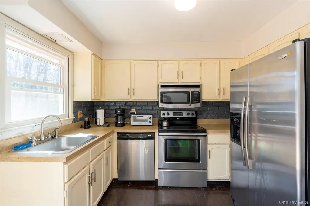 122 S Vacation Drive Wappingers Falls NY 12590