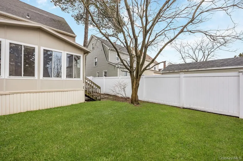 315 Marcellus Road Mineola NY 11501