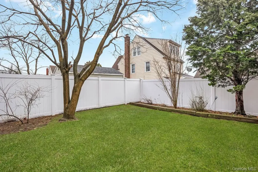 315 Marcellus Road Mineola NY 11501