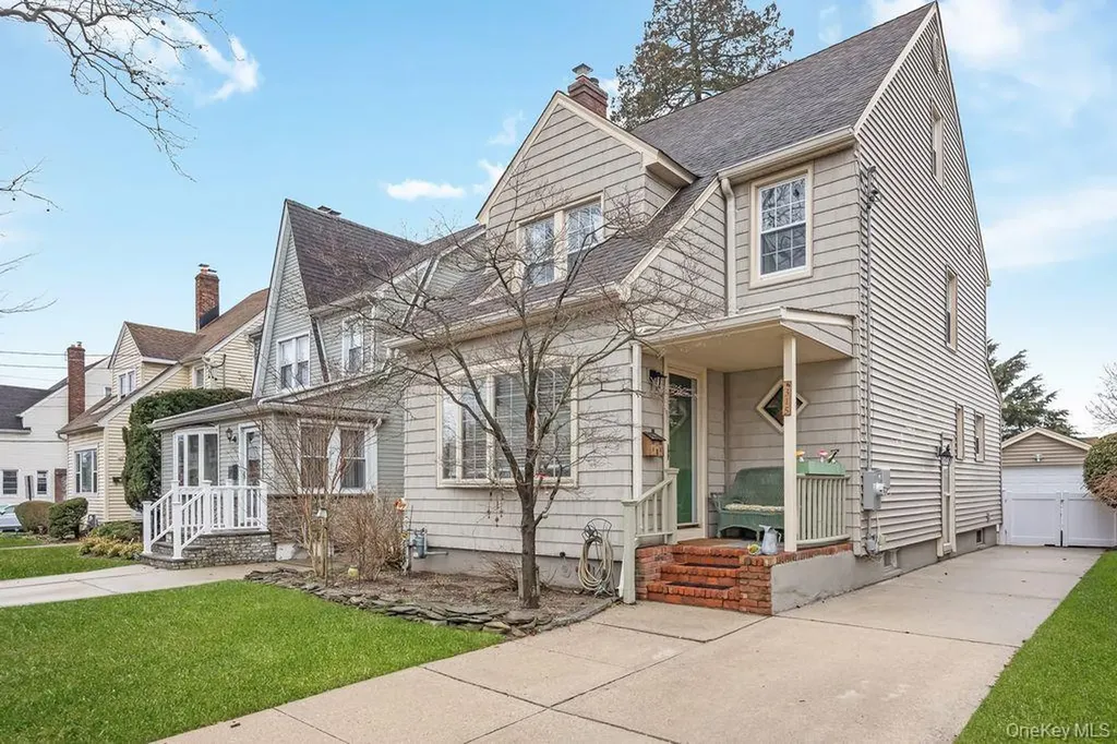 315 Marcellus Road Mineola NY 11501