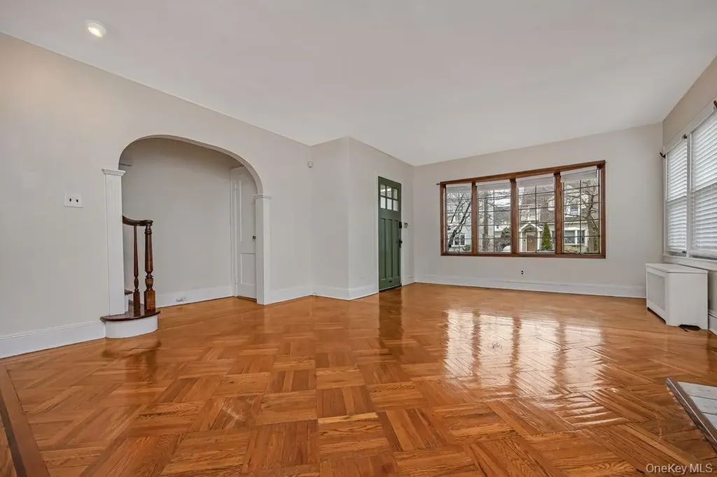 315 Marcellus Road Mineola NY 11501