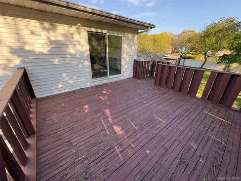 16 Linden Street Coram NY 11727