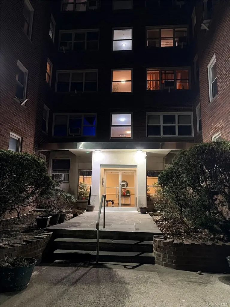 1234 Midland Avenue Bronxville NY 10708