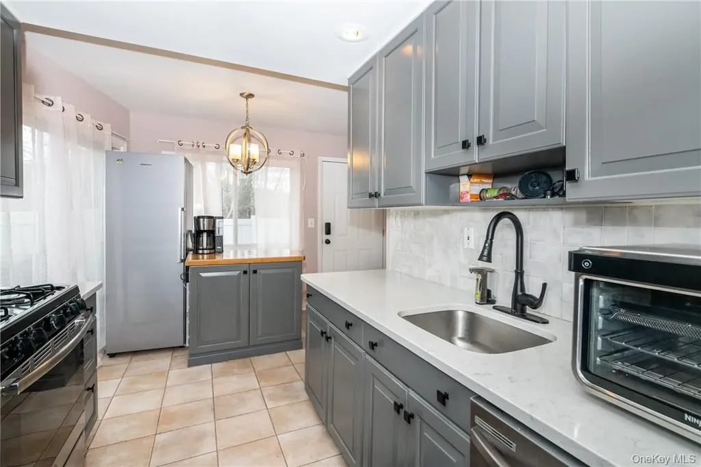 25 Barker Street Mount Kisco NY 10549