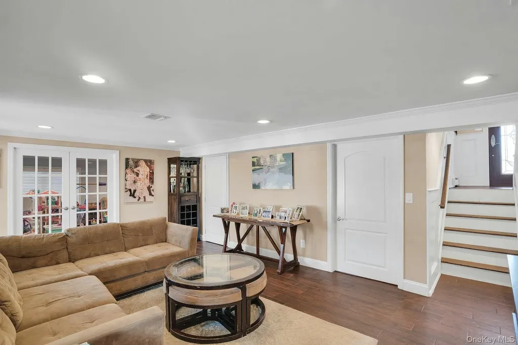 108 Hayrick Lane Commack NY 11725