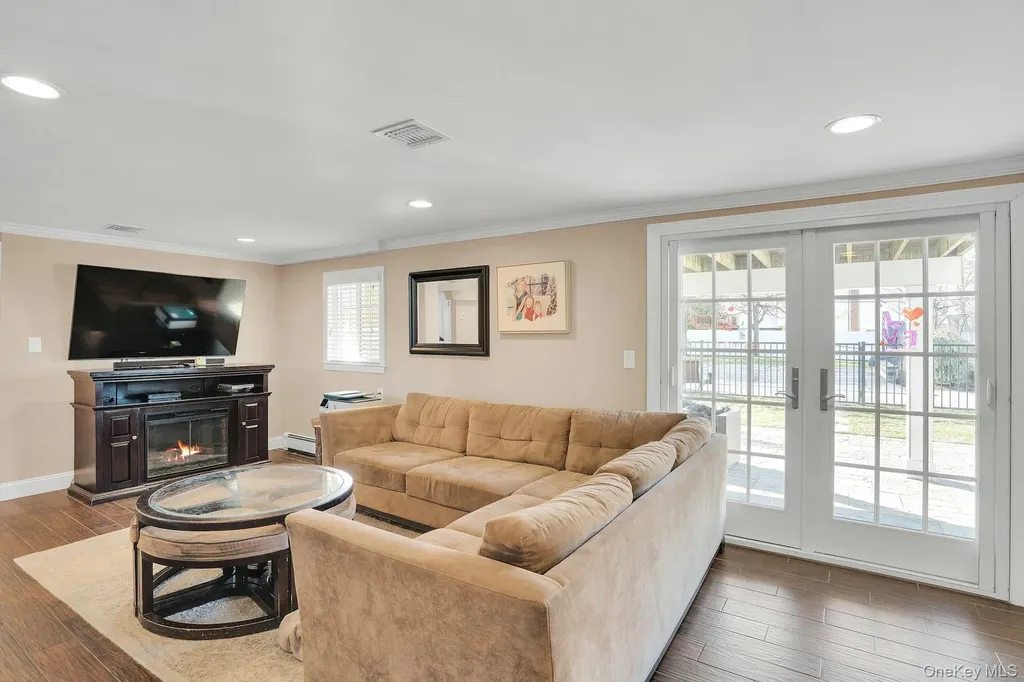 108 Hayrick Lane Commack NY 11725