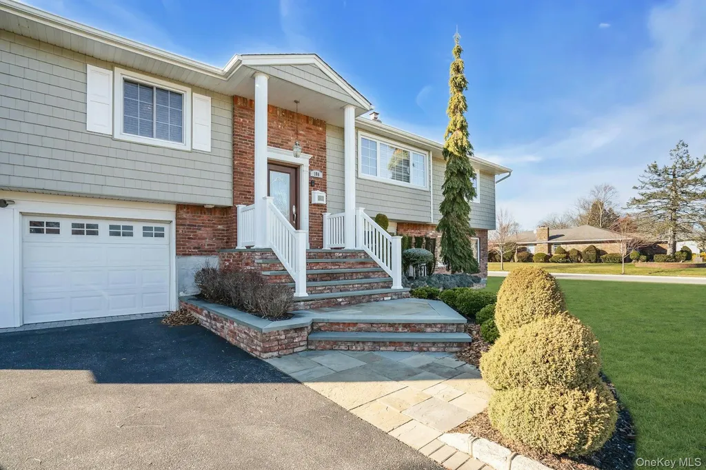 108 Hayrick Lane Commack NY 11725