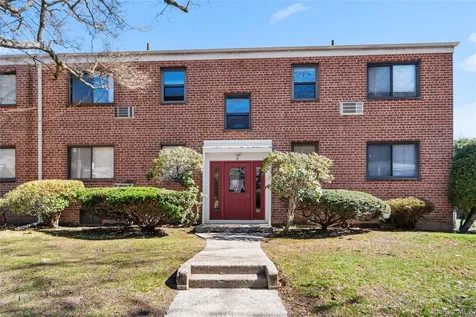 8 Lawrence Drive White Plains NY 10603