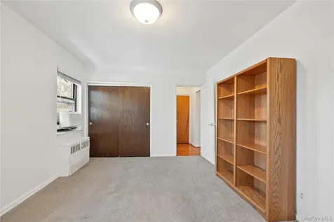 8 Lawrence Drive White Plains NY 10603