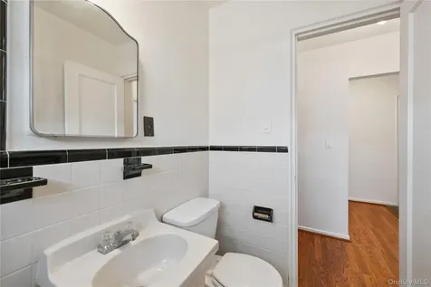 8 Lawrence Drive White Plains NY 10603