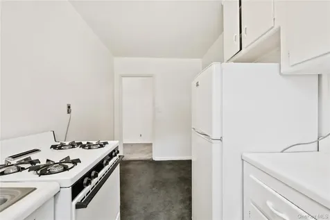 8 Lawrence Drive White Plains NY 10603