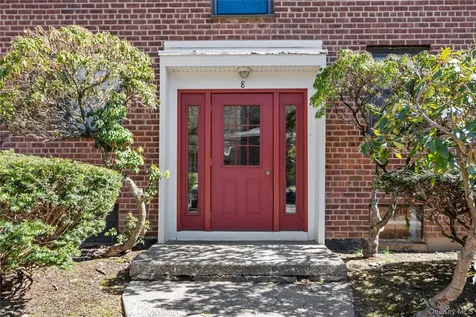 8 Lawrence Drive White Plains NY 10603