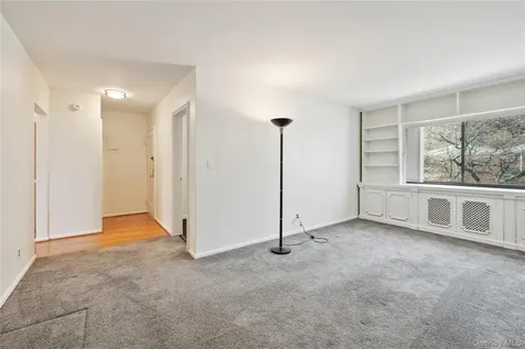 8 Lawrence Drive White Plains NY 10603
