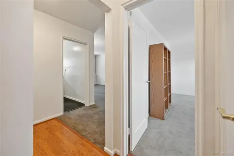 8 Lawrence Drive White Plains NY 10603