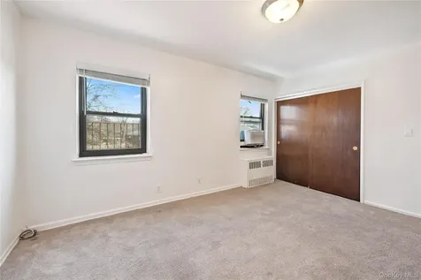 8 Lawrence Drive White Plains NY 10603