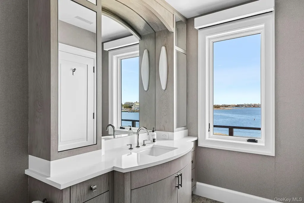 34 Westbridge Road Westhampton Beach NY 11978
