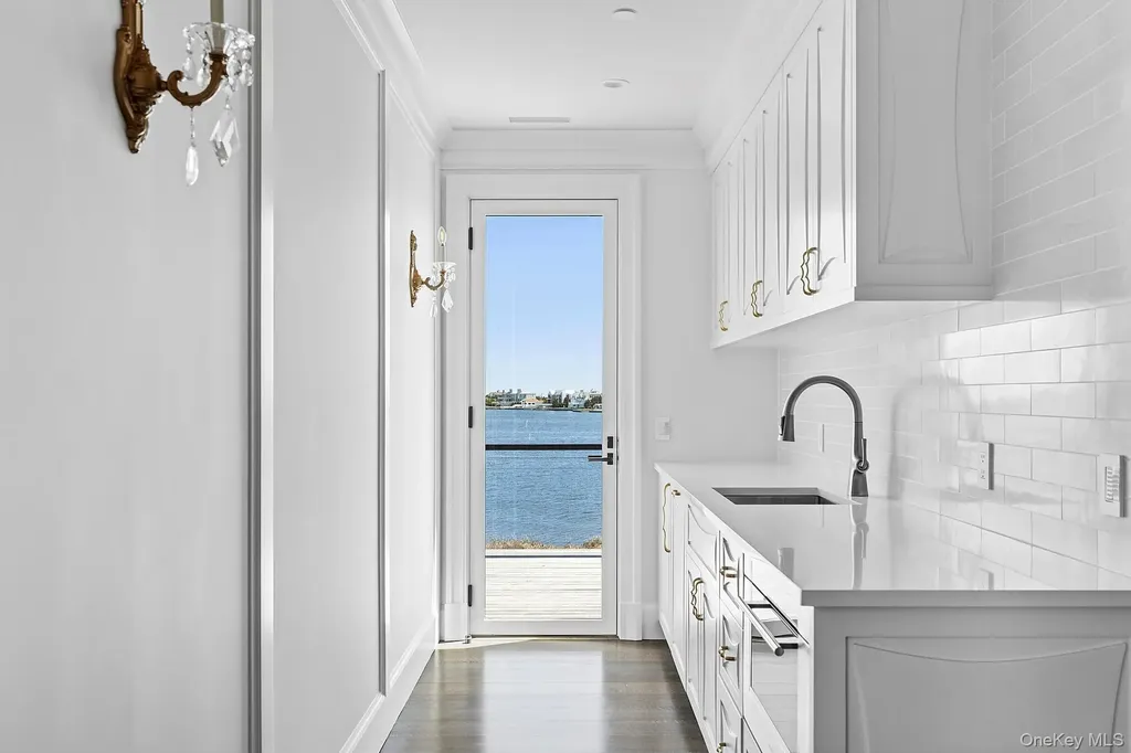 34 Westbridge Road Westhampton Beach NY 11978