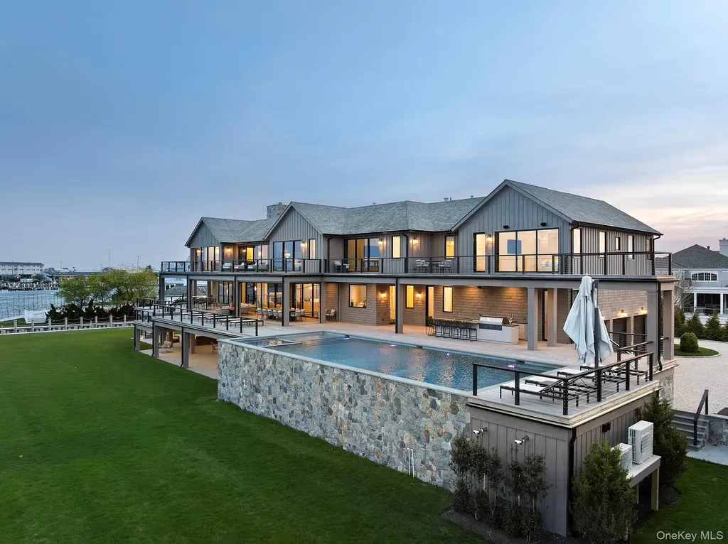 34 Westbridge Road Westhampton Beach NY 11978