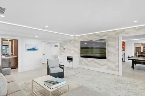 34 Westbridge Road Westhampton Beach NY 11978