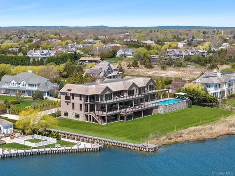 34 Westbridge Road Westhampton Beach NY 11978