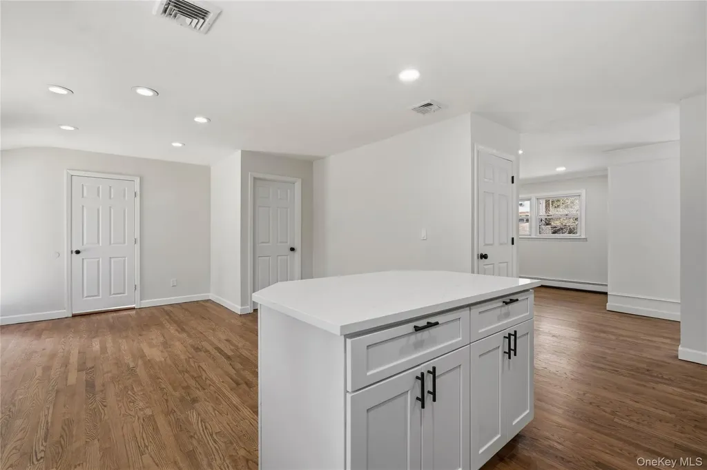 75 Hawthorne Road Kings Park NY 11754