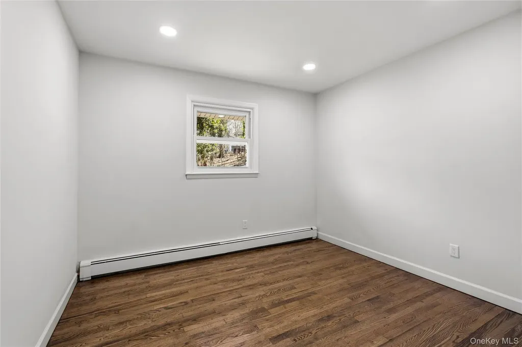 75 Hawthorne Road Kings Park NY 11754