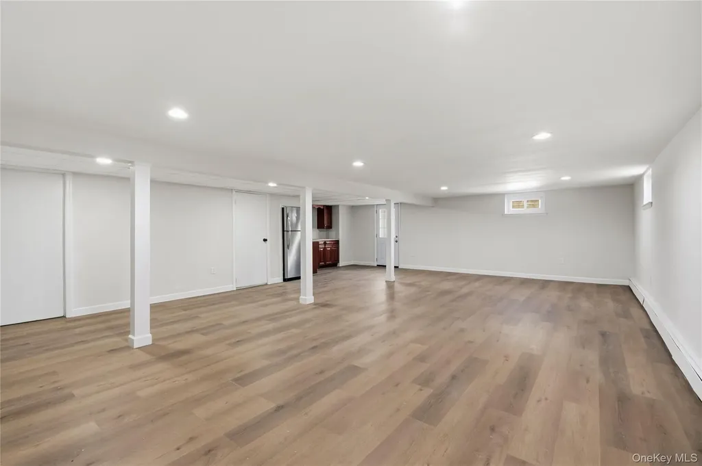 75 Hawthorne Road Kings Park NY 11754