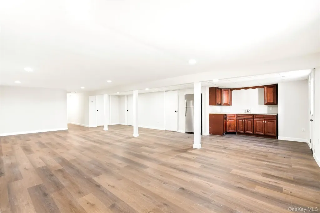 75 Hawthorne Road Kings Park NY 11754