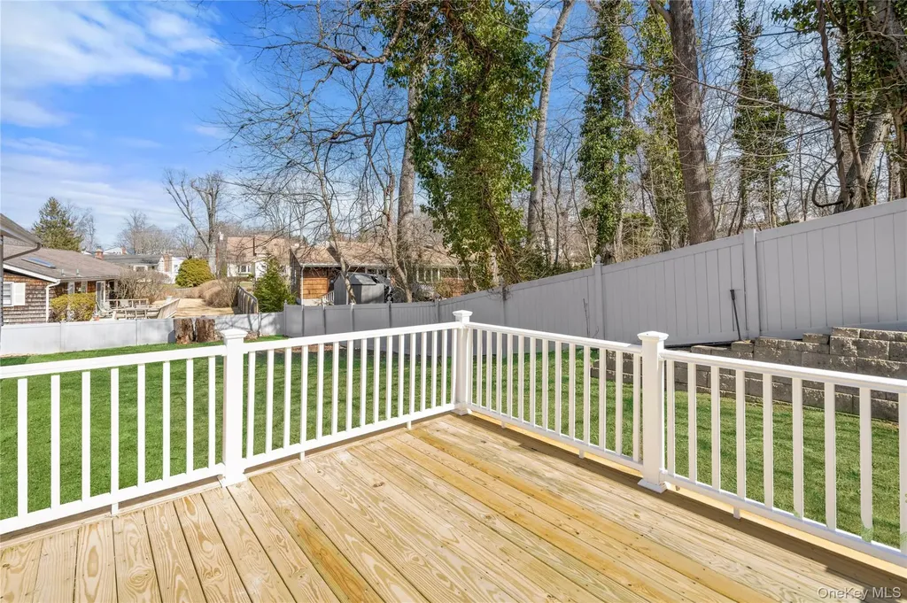 75 Hawthorne Road Kings Park NY 11754