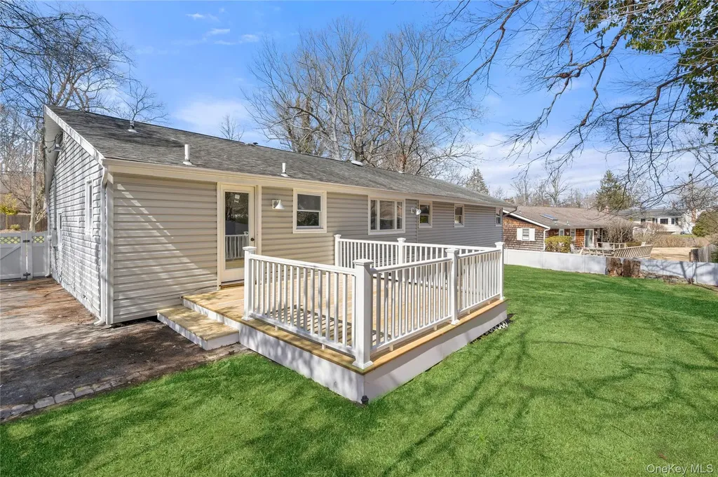 75 Hawthorne Road Kings Park NY 11754