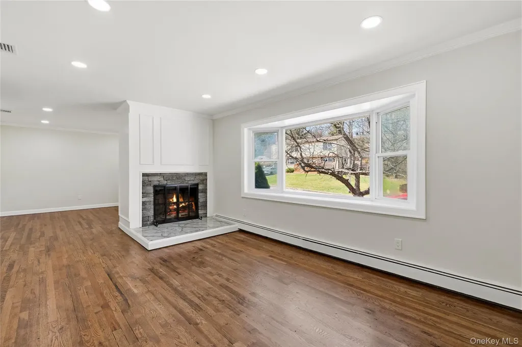 75 Hawthorne Road Kings Park NY 11754